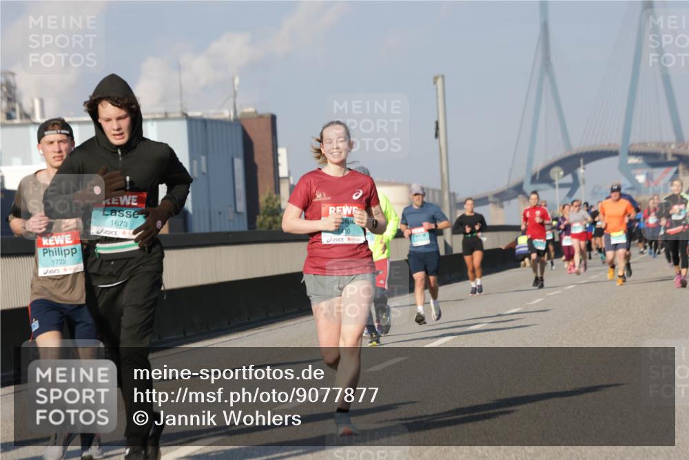 03.10.2025 - Köhlbrandbrückenlauf Jannik Wohlers http://msf.ph/oto/9077877 03.10.2025 09:52:40 Position 3 1722, 1673, 10 meine-sportfotos.de