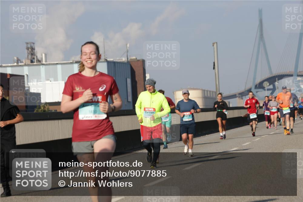 03.10.2025 - Köhlbrandbrückenlauf Jannik Wohlers http://msf.ph/oto/9077885 03.10.2025 09:52:42 Position 3 1410, 1451, 2733 meine-sportfotos.de