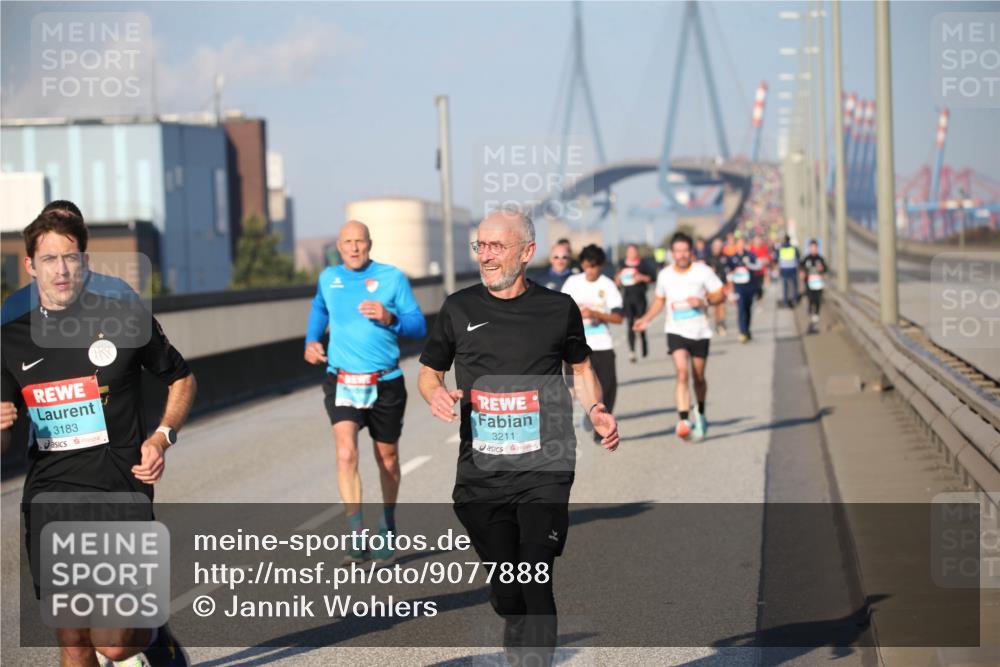 03.10.2025 - Köhlbrandbrückenlauf Jannik Wohlers http://msf.ph/oto/9077888 03.10.2025 09:44:53 Position 3 3183, 3211 meine-sportfotos.de