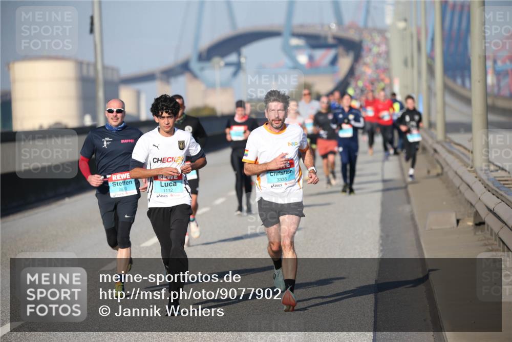 03.10.2025 - Köhlbrandbrückenlauf Jannik Wohlers http://msf.ph/oto/9077902 03.10.2025 09:44:55 Position 3 24, 2820, 1112, 3338 meine-sportfotos.de