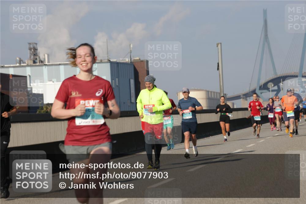 03.10.2025 - Köhlbrandbrückenlauf Jannik Wohlers http://msf.ph/oto/9077903 03.10.2025 09:52:42 Position 3  meine-sportfotos.de
