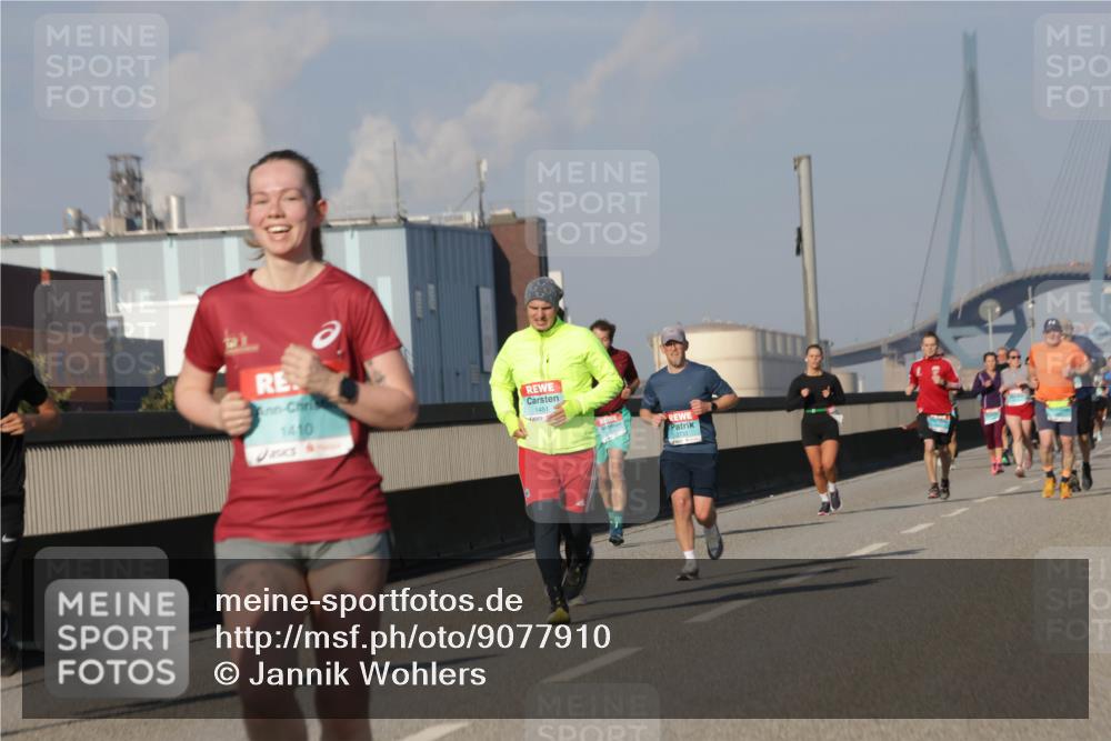 03.10.2025 - Köhlbrandbrückenlauf Jannik Wohlers http://msf.ph/oto/9077910 03.10.2025 09:52:42 Position 3 1410, 1451 meine-sportfotos.de