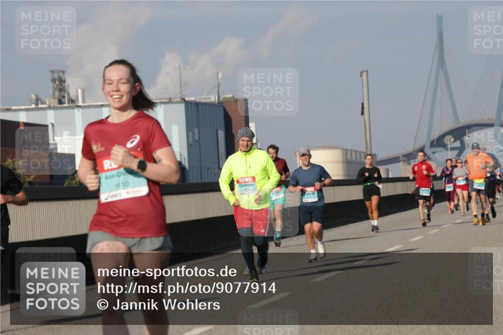 03.10.2025 - Köhlbrandbrückenlauf Jannik Wohlers http://msf.ph/oto/9077914 03.10.2025 09:52:42 Position 3 1410 meine-sportfotos.de