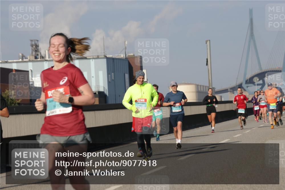 03.10.2025 - Köhlbrandbrückenlauf Jannik Wohlers http://msf.ph/oto/9077918 03.10.2025 09:52:42 Position 3 1451 meine-sportfotos.de