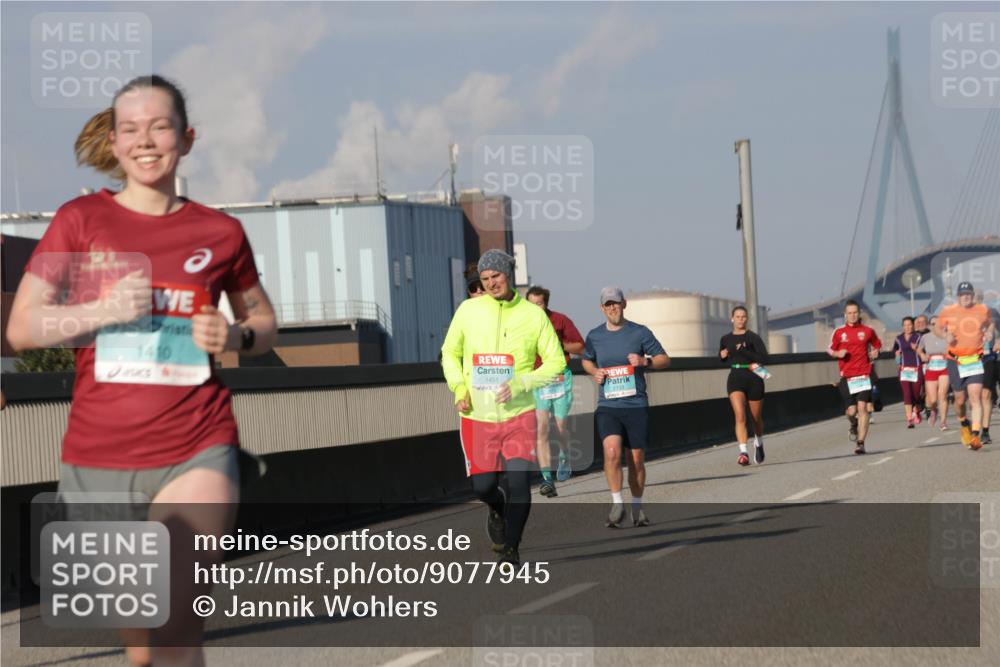 03.10.2025 - Köhlbrandbrückenlauf Jannik Wohlers http://msf.ph/oto/9077945 03.10.2025 09:52:43 Position 3 1410, 1451 meine-sportfotos.de