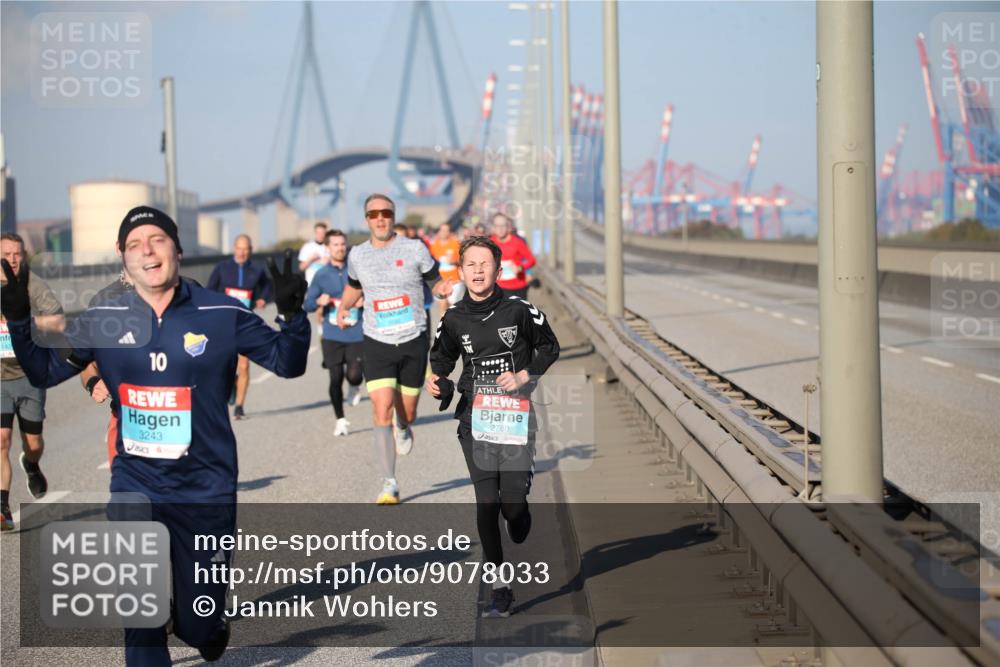 03.10.2025 - Köhlbrandbrückenlauf Jannik Wohlers http://msf.ph/oto/9078033 03.10.2025 09:45:08 Position 3 142, 10, 3243, 10, 2760 meine-sportfotos.de