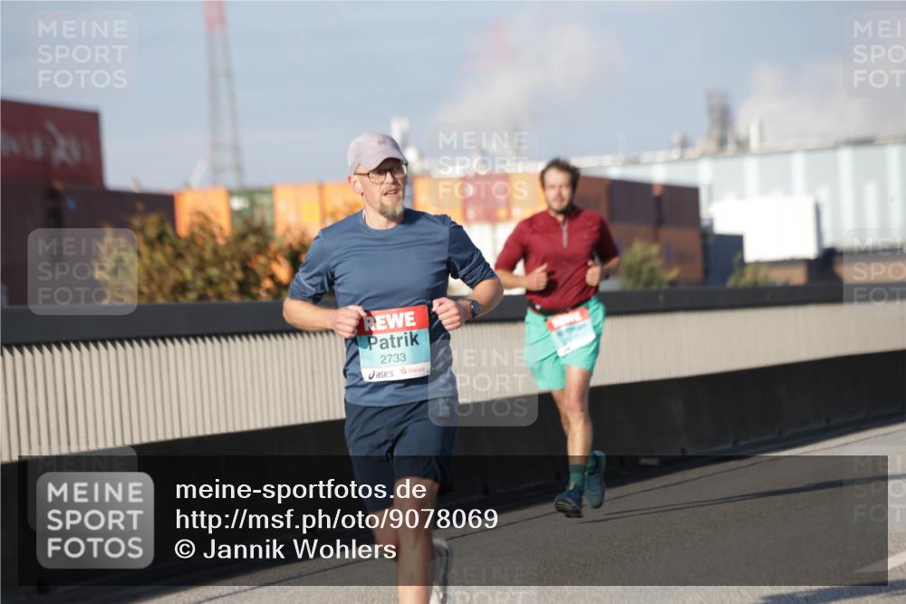 03.10.2025 - Köhlbrandbrückenlauf Jannik Wohlers http://msf.ph/oto/9078069 03.10.2025 09:52:50 Position 3 2733 meine-sportfotos.de