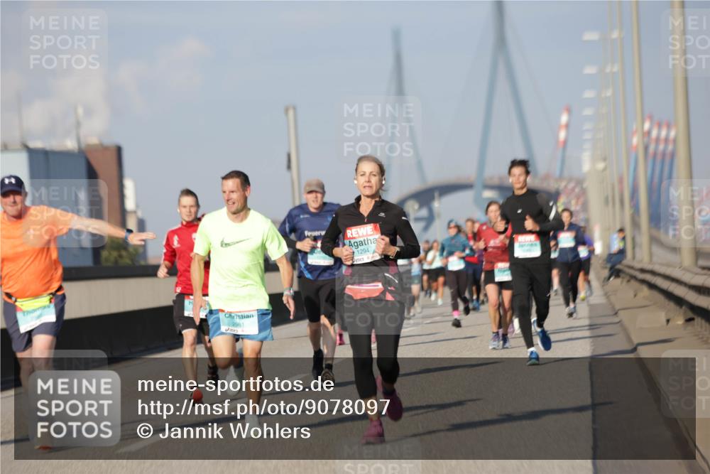 03.10.2025 - Köhlbrandbrückenlauf Jannik Wohlers http://msf.ph/oto/9078097 03.10.2025 09:52:52 Position 3 2981, 1294 meine-sportfotos.de
