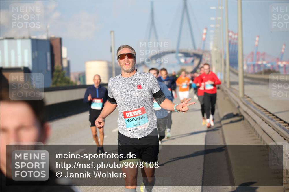 03.10.2025 - Köhlbrandbrückenlauf Jannik Wohlers http://msf.ph/oto/9078108 03.10.2025 09:45:12 Position 3 3592 meine-sportfotos.de
