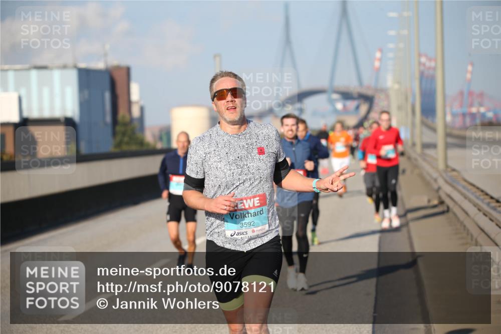 03.10.2025 - Köhlbrandbrückenlauf Jannik Wohlers http://msf.ph/oto/9078121 03.10.2025 09:45:12 Position 3 3592 meine-sportfotos.de