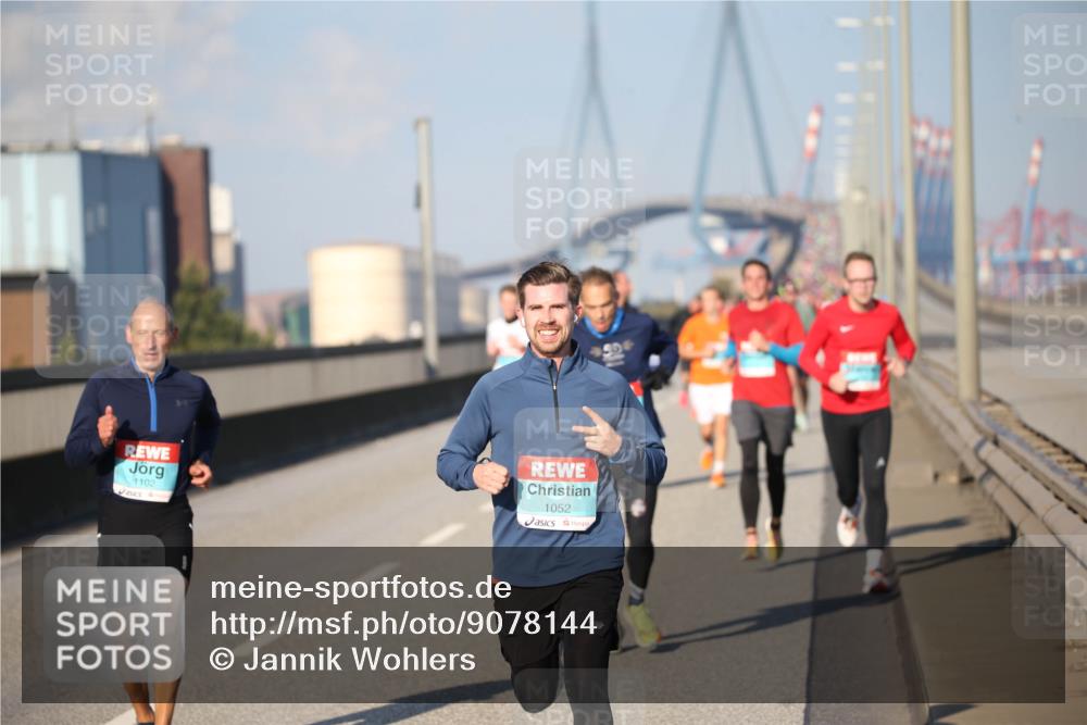 03.10.2025 - Köhlbrandbrückenlauf Jannik Wohlers http://msf.ph/oto/9078144 03.10.2025 09:45:14 Position 3 1102, 1052 meine-sportfotos.de