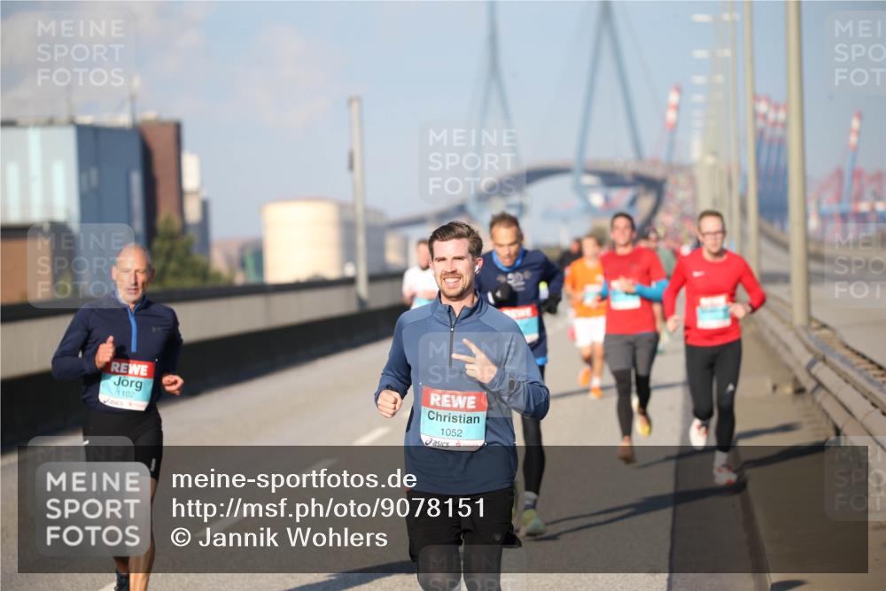 03.10.2025 - Köhlbrandbrückenlauf Jannik Wohlers http://msf.ph/oto/9078151 03.10.2025 09:45:14 Position 3 1102, 1052 meine-sportfotos.de
