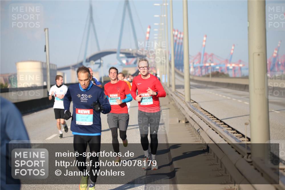 03.10.2025 - Köhlbrandbrückenlauf Jannik Wohlers http://msf.ph/oto/9078179 03.10.2025 09:45:16 Position 3 504, 3836, 3518, 1107 meine-sportfotos.de