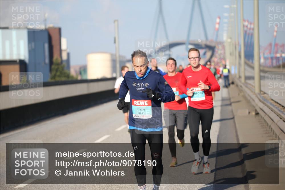 03.10.2025 - Köhlbrandbrückenlauf Jannik Wohlers http://msf.ph/oto/9078190 03.10.2025 09:45:16 Position 3 50, 1107, 3836 meine-sportfotos.de