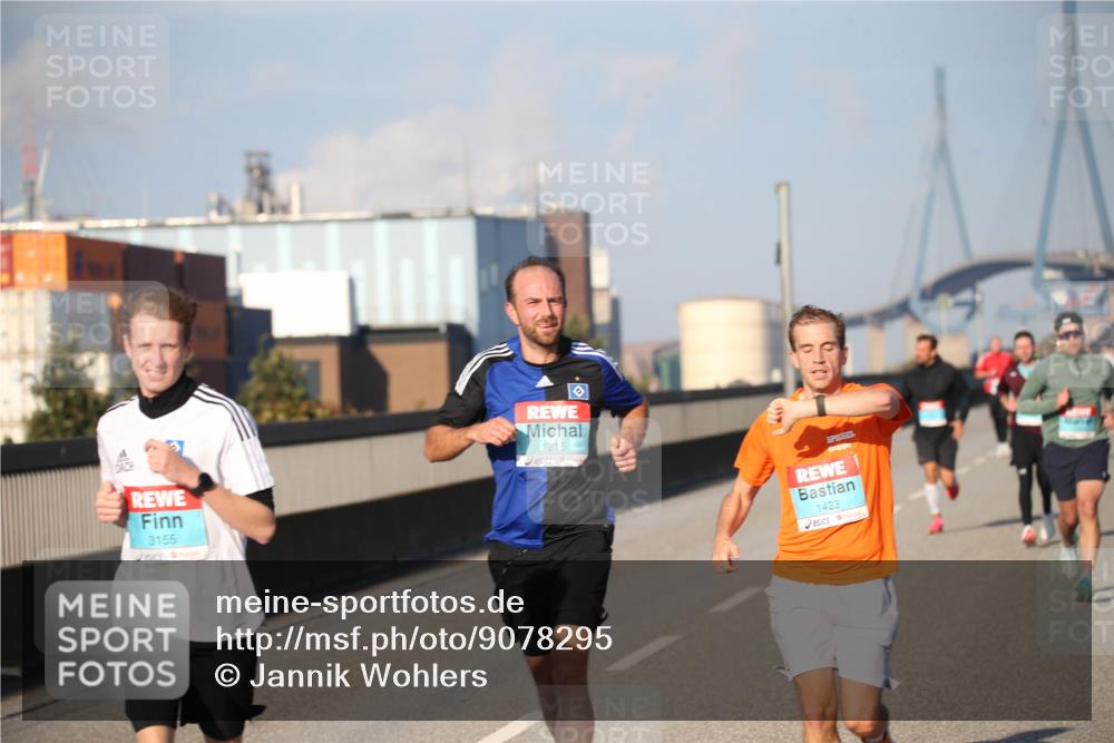 03.10.2025 - Köhlbrandbrückenlauf Jannik Wohlers http://msf.ph/oto/9078295 03.10.2025 09:45:23 Position 3 3155, 1215, 1423 meine-sportfotos.de