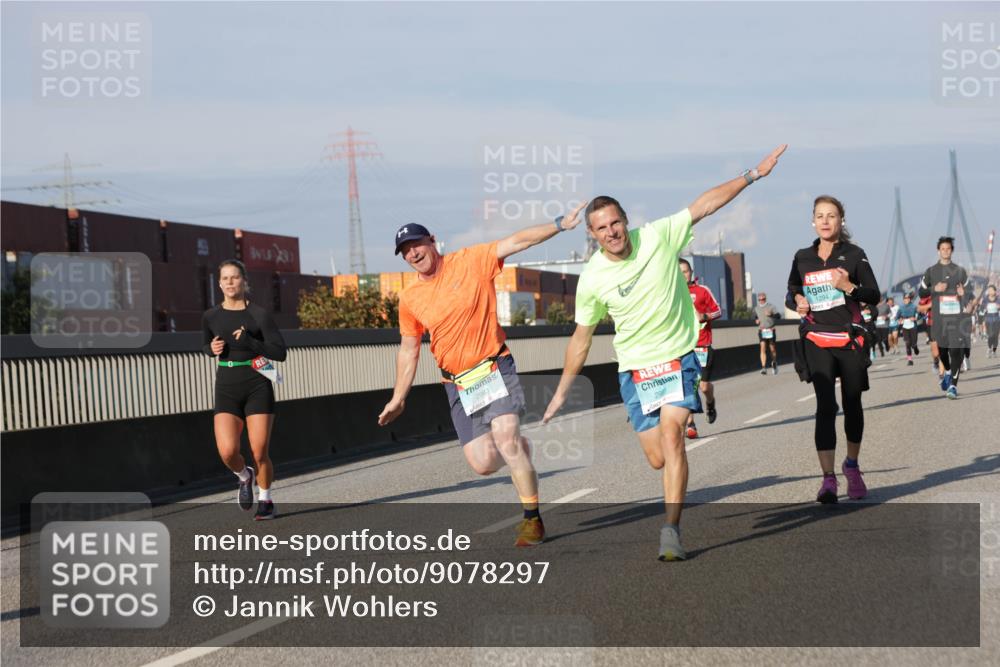 03.10.2025 - Köhlbrandbrückenlauf Jannik Wohlers http://msf.ph/oto/9078297 03.10.2025 09:52:55 Position 3 40100, 2983, 2941, 1294 meine-sportfotos.de