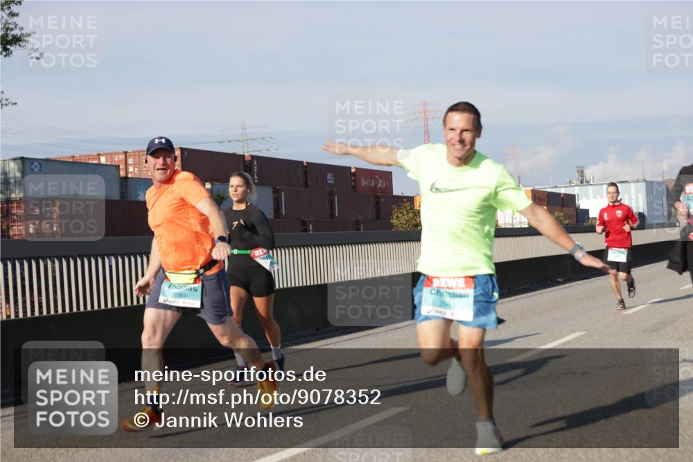 03.10.2025 - Köhlbrandbrückenlauf Jannik Wohlers http://msf.ph/oto/9078352 03.10.2025 09:52:56 Position 3 2983, 80, 2961 meine-sportfotos.de