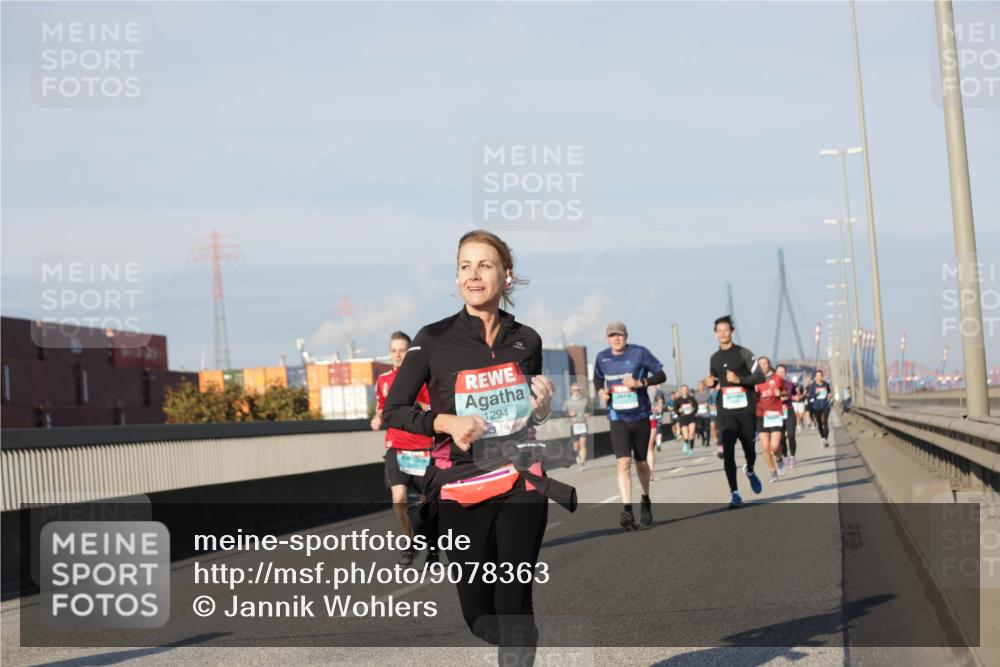 03.10.2025 - Köhlbrandbrückenlauf Jannik Wohlers http://msf.ph/oto/9078363 03.10.2025 09:52:57 Position 3 1294 meine-sportfotos.de