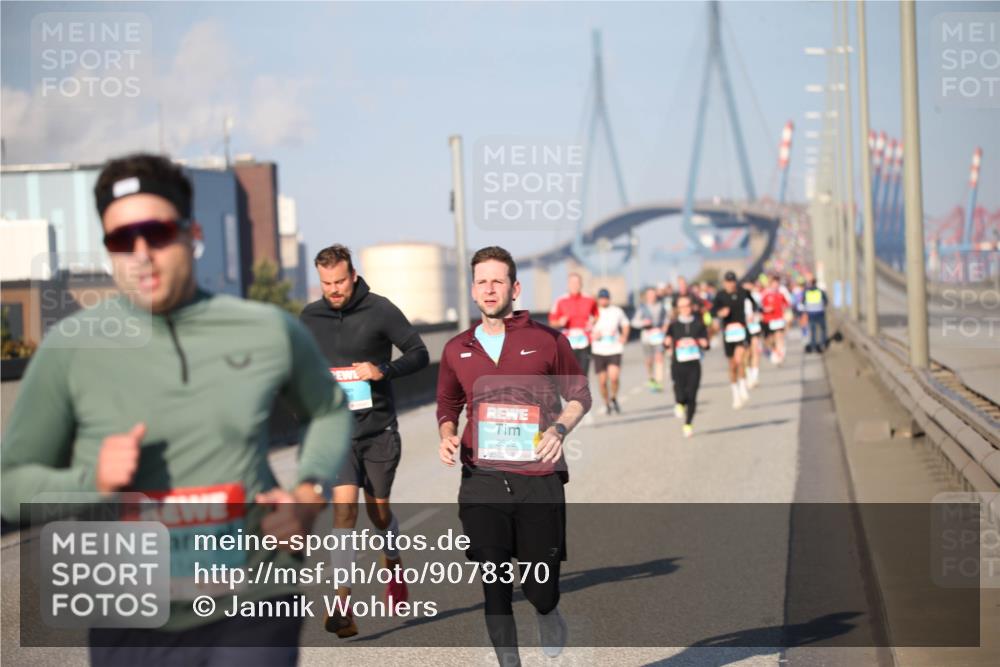 03.10.2025 - Köhlbrandbrückenlauf Jannik Wohlers http://msf.ph/oto/9078370 03.10.2025 09:45:29 Position 3 1145, 2302 meine-sportfotos.de