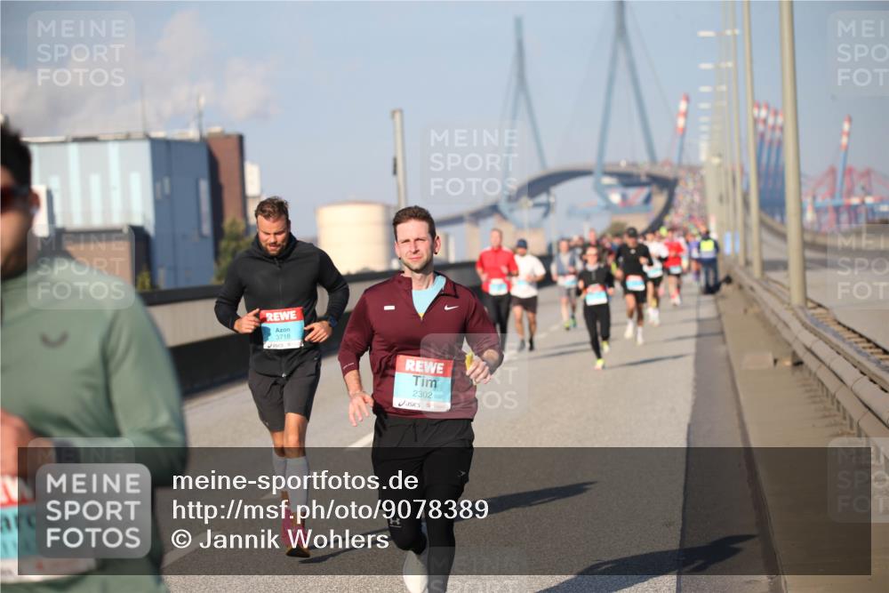 03.10.2025 - Köhlbrandbrückenlauf Jannik Wohlers http://msf.ph/oto/9078389 03.10.2025 09:45:30 Position 3 1143, 3718, 2302 meine-sportfotos.de
