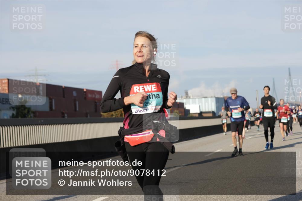 03.10.2025 - Köhlbrandbrückenlauf Jannik Wohlers http://msf.ph/oto/9078412 03.10.2025 09:52:58 Position 3 294 meine-sportfotos.de
