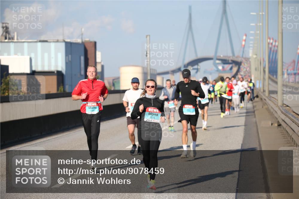 03.10.2025 - Köhlbrandbrückenlauf Jannik Wohlers http://msf.ph/oto/9078459 03.10.2025 09:45:38 Position 3 3358, 3174 meine-sportfotos.de