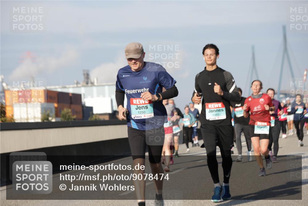 03.10.2025 - Köhlbrandbrückenlauf Jannik Wohlers http://msf.ph/oto/9078474 03.10.2025 09:52:59 Position 3 1250, 1089 meine-sportfotos.de