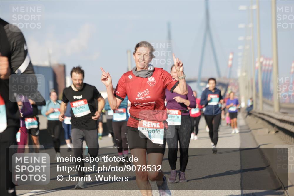 03.10.2025 - Köhlbrandbrückenlauf Jannik Wohlers http://msf.ph/oto/9078532 03.10.2025 09:53:02 Position 3 1300, 363, 2734 meine-sportfotos.de