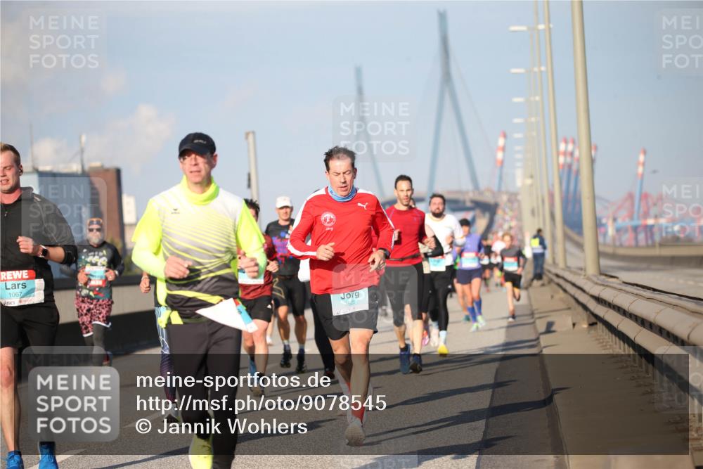 03.10.2025 - Köhlbrandbrückenlauf Jannik Wohlers http://msf.ph/oto/9078545 03.10.2025 09:45:50 Position 3 1067, 3525 meine-sportfotos.de