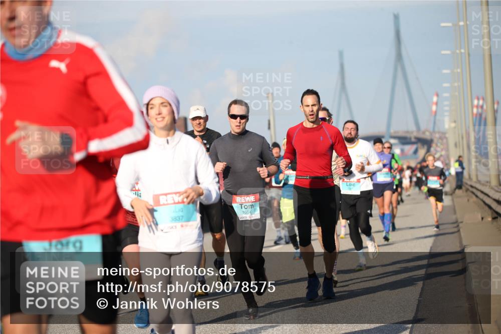 03.10.2025 - Köhlbrandbrückenlauf Jannik Wohlers http://msf.ph/oto/9078575 03.10.2025 09:45:54 Position 3 3837, 1054 meine-sportfotos.de