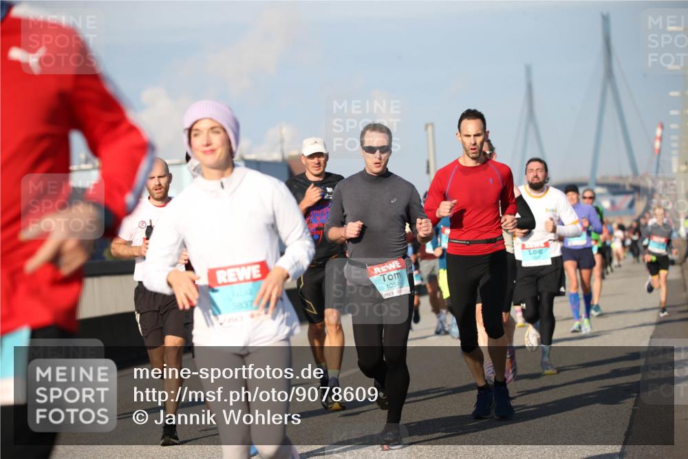 03.10.2025 - Köhlbrandbrückenlauf Jannik Wohlers http://msf.ph/oto/9078609 03.10.2025 09:45:54 Position 3 0, 3837, 1054 meine-sportfotos.de