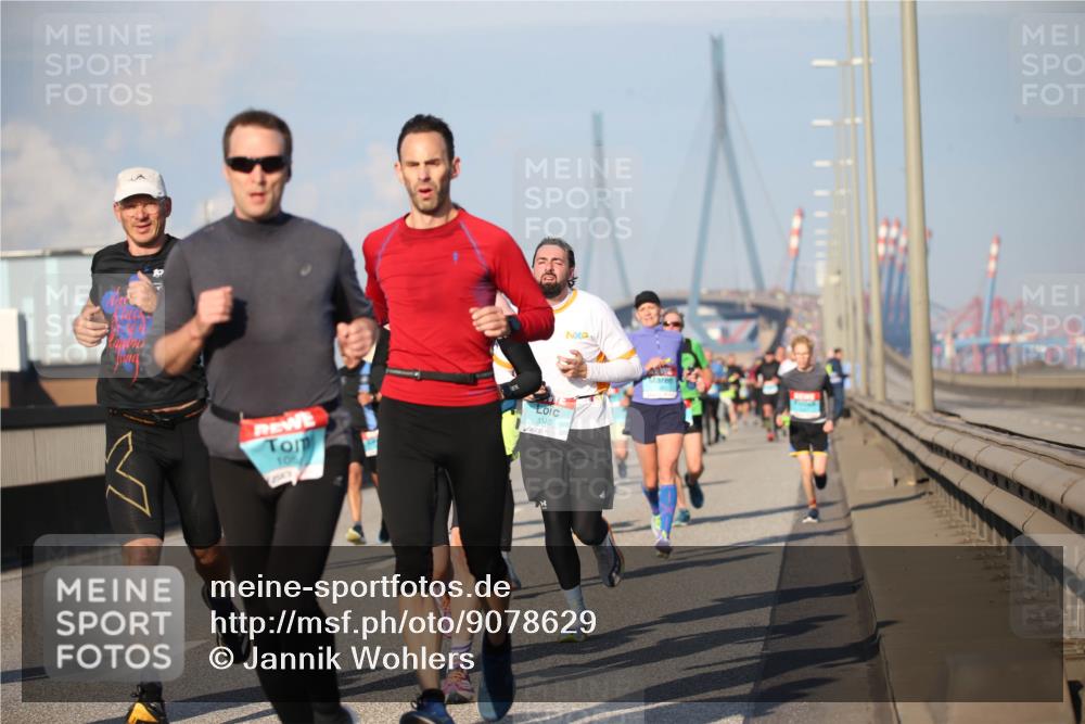 03.10.2025 - Köhlbrandbrückenlauf Jannik Wohlers http://msf.ph/oto/9078629 03.10.2025 09:45:55 Position 3 105, 3340 meine-sportfotos.de