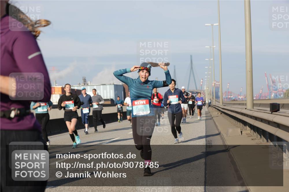 03.10.2025 - Köhlbrandbrückenlauf Jannik Wohlers http://msf.ph/oto/9078785 03.10.2025 09:53:07 Position 3 3778 meine-sportfotos.de
