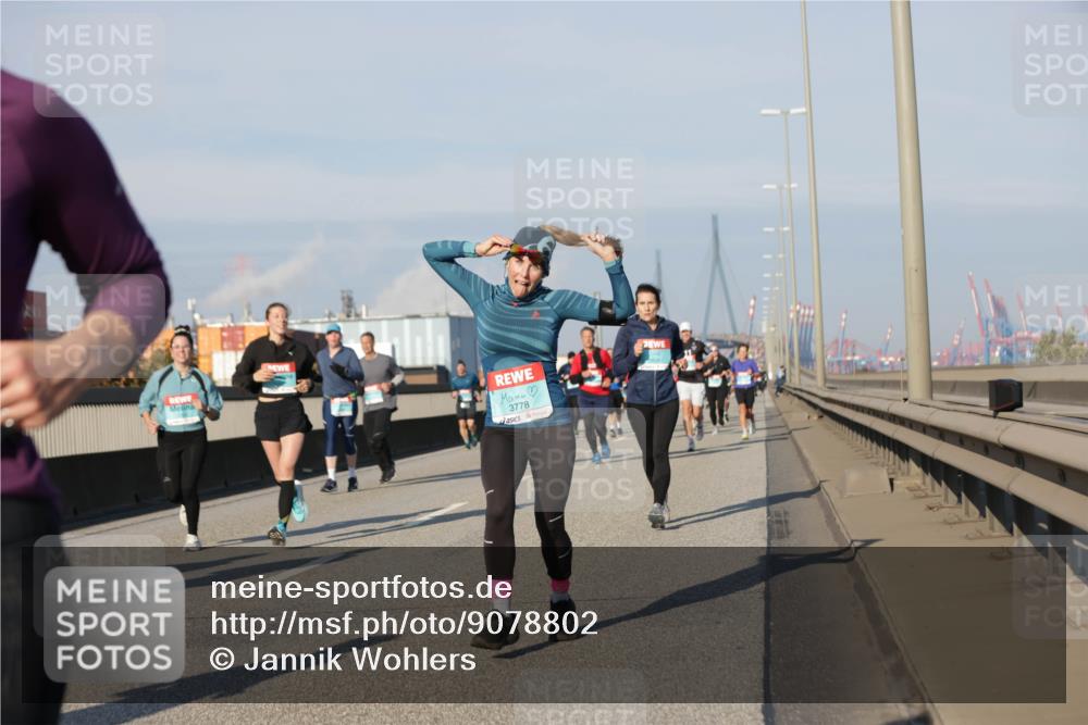 03.10.2025 - Köhlbrandbrückenlauf Jannik Wohlers http://msf.ph/oto/9078802 03.10.2025 09:53:07 Position 3 3778 meine-sportfotos.de