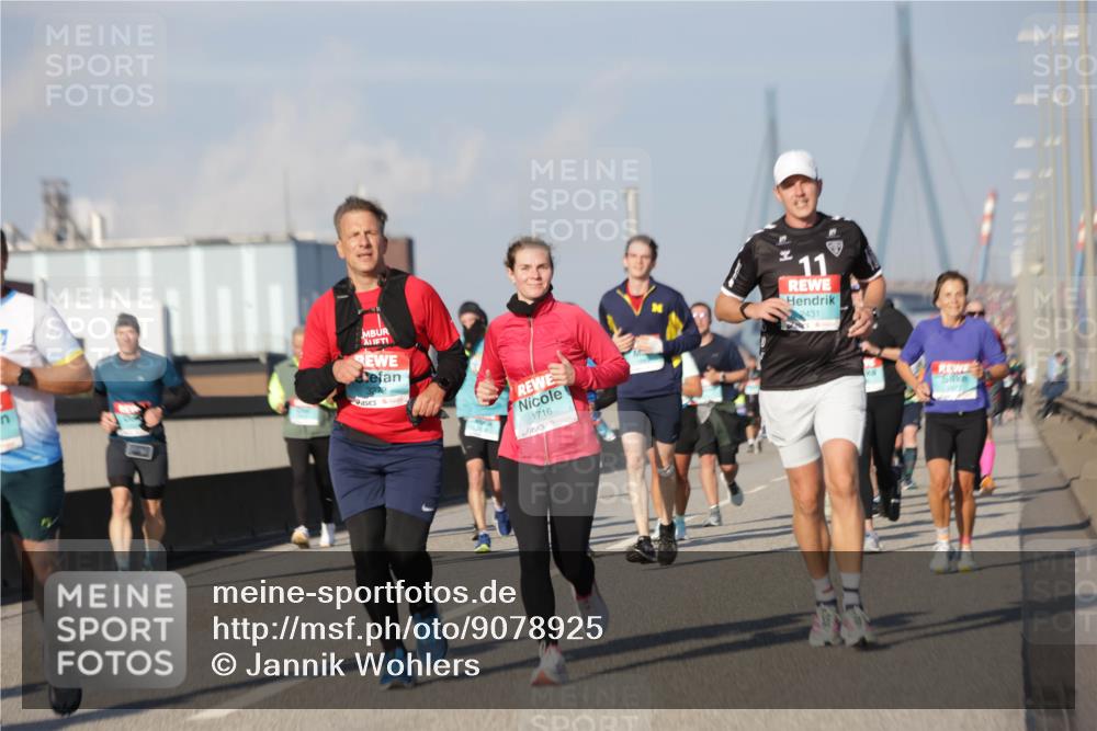 03.10.2025 - Köhlbrandbrückenlauf Jannik Wohlers http://msf.ph/oto/9078925 03.10.2025 09:53:11 Position 3 3272, 1716, 11, 2431 meine-sportfotos.de