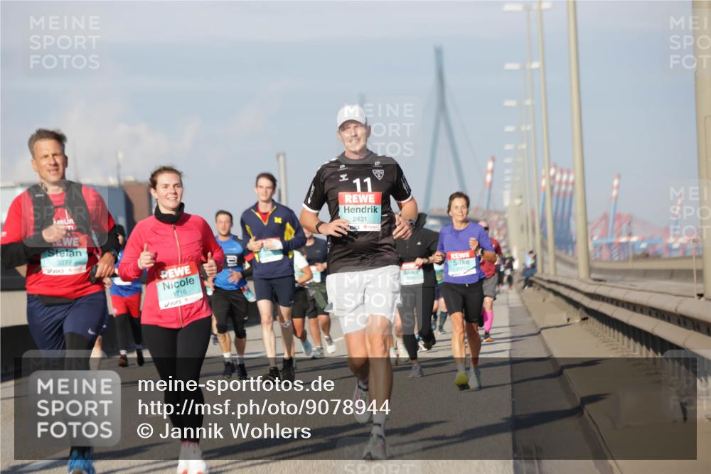 03.10.2025 - Köhlbrandbrückenlauf Jannik Wohlers http://msf.ph/oto/9078944 03.10.2025 09:53:11 Position 3 3272, 1716, 11, 2431, 2677 meine-sportfotos.de