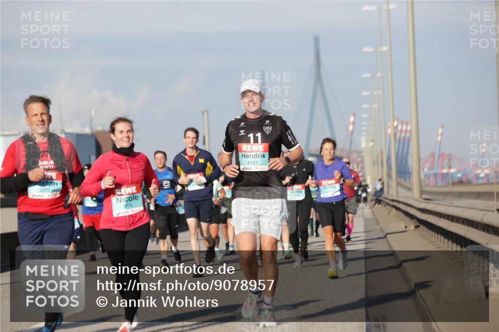 03.10.2025 - Köhlbrandbrückenlauf Jannik Wohlers http://msf.ph/oto/9078957 03.10.2025 09:53:12 Position 3 3272, 1716, 19, 11, 2431, 2677 meine-sportfotos.de