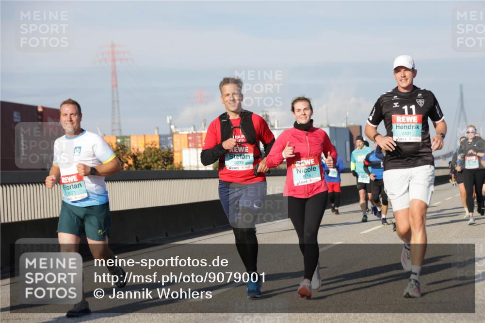 03.10.2025 - Köhlbrandbrückenlauf Jannik Wohlers http://msf.ph/oto/9079001 03.10.2025 09:53:13 Position 3 3071, 3272, 1716, 11, 2431 meine-sportfotos.de