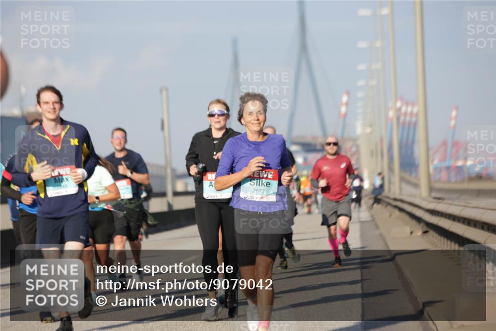 03.10.2025 - Köhlbrandbrückenlauf Jannik Wohlers http://msf.ph/oto/9079042 03.10.2025 09:53:14 Position 3 2677 meine-sportfotos.de