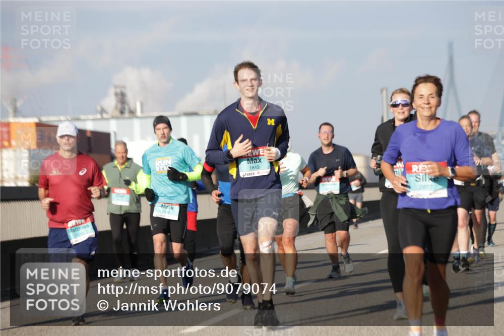 03.10.2025 - Köhlbrandbrückenlauf Jannik Wohlers http://msf.ph/oto/9079074 03.10.2025 09:53:15 Position 3 1532, 2776, 1849, 2877 meine-sportfotos.de