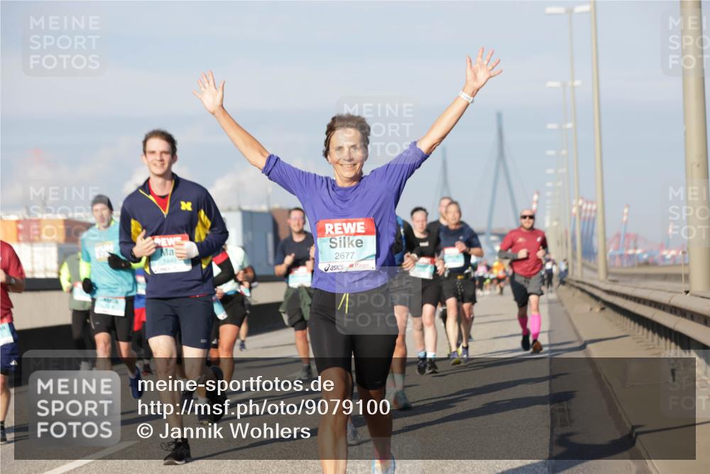 03.10.2025 - Köhlbrandbrückenlauf Jannik Wohlers http://msf.ph/oto/9079100 03.10.2025 09:53:16 Position 3 1849, 2677 meine-sportfotos.de