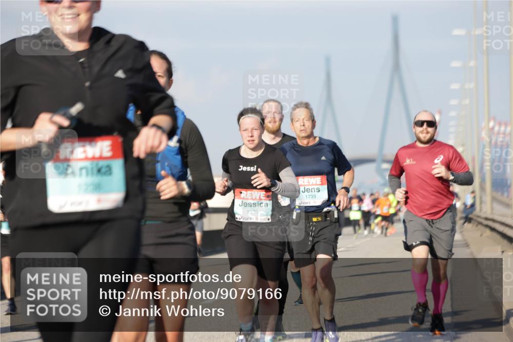 03.10.2025 - Köhlbrandbrückenlauf Jannik Wohlers http://msf.ph/oto/9079166 03.10.2025 09:53:18 Position 3 1238, 1739, 1335 meine-sportfotos.de