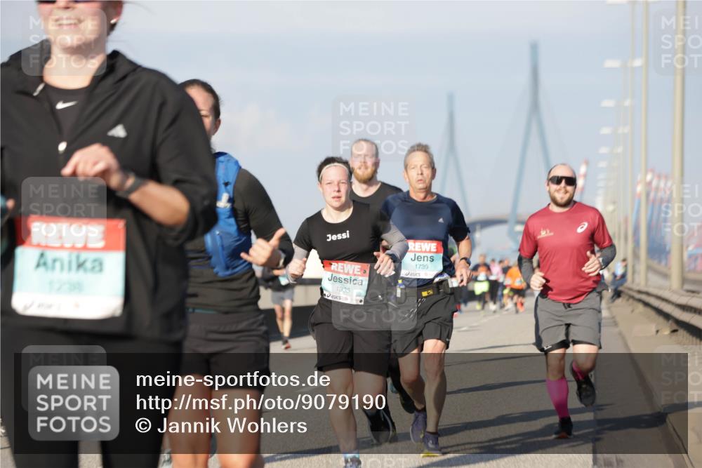 03.10.2025 - Köhlbrandbrückenlauf Jannik Wohlers http://msf.ph/oto/9079190 03.10.2025 09:53:18 Position 3 1238, 1335, 1739 meine-sportfotos.de