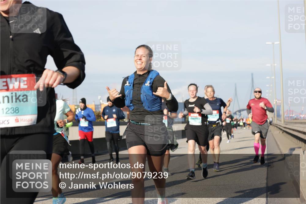 03.10.2025 - Köhlbrandbrückenlauf Jannik Wohlers http://msf.ph/oto/9079239 03.10.2025 09:53:20 Position 3 1238 meine-sportfotos.de