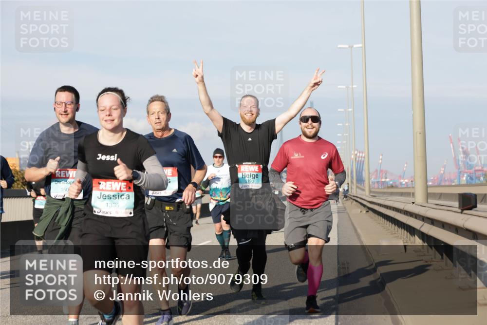 03.10.2025 - Köhlbrandbrückenlauf Jannik Wohlers http://msf.ph/oto/9079309 03.10.2025 09:53:21 Position 3 150, 1335, 2793 meine-sportfotos.de