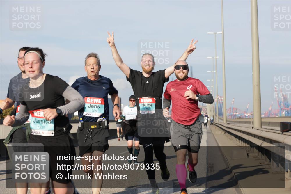 03.10.2025 - Köhlbrandbrückenlauf Jannik Wohlers http://msf.ph/oto/9079335 03.10.2025 09:53:21 Position 3 1335, 1739, 9, 2793, 6, 11 meine-sportfotos.de