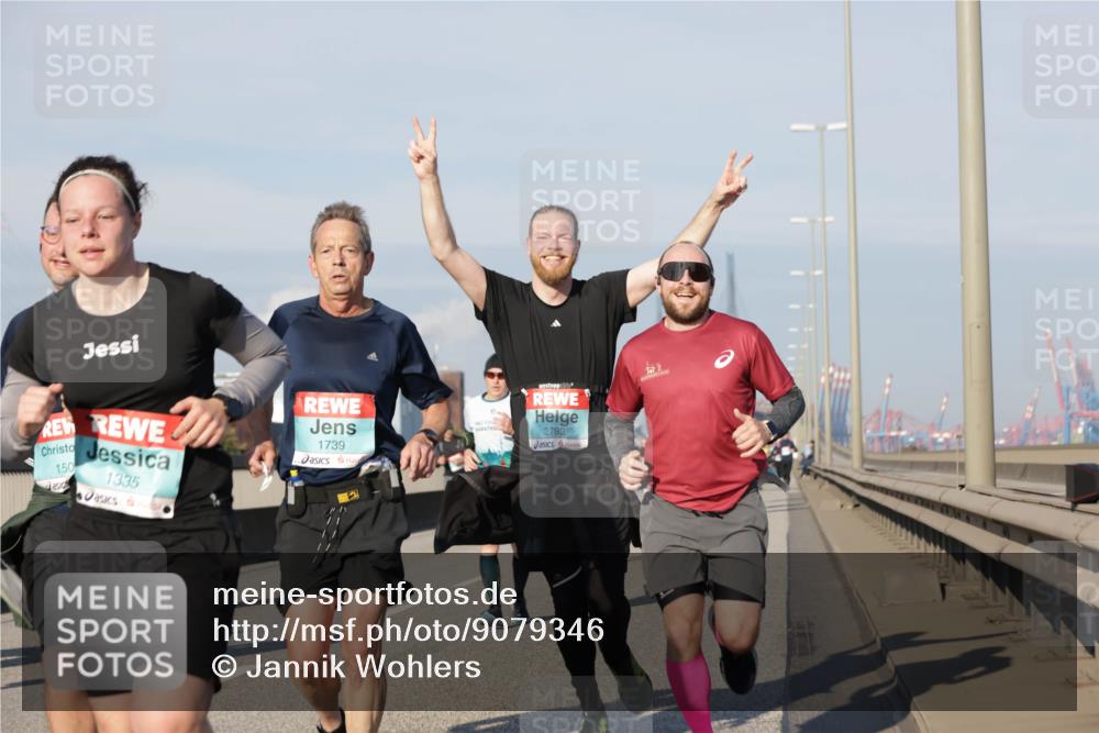 03.10.2025 - Köhlbrandbrückenlauf Jannik Wohlers http://msf.ph/oto/9079346 03.10.2025 09:53:21 Position 3 150, 1335, 1739, 2793 meine-sportfotos.de