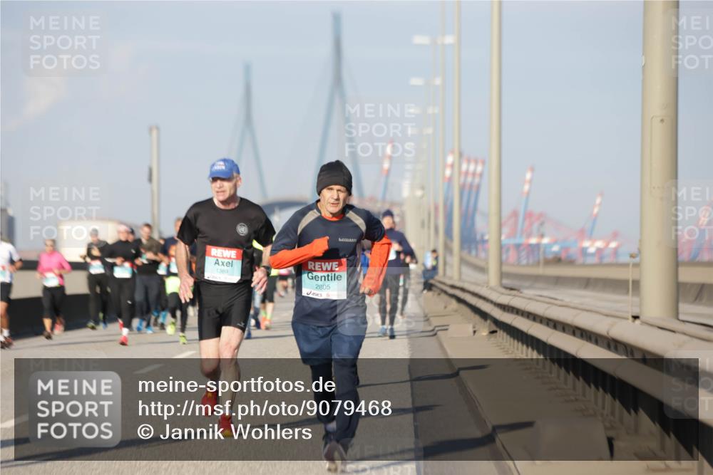 03.10.2025 - Köhlbrandbrückenlauf Jannik Wohlers http://msf.ph/oto/9079468 03.10.2025 09:53:32 Position 3 1369, 2805 meine-sportfotos.de