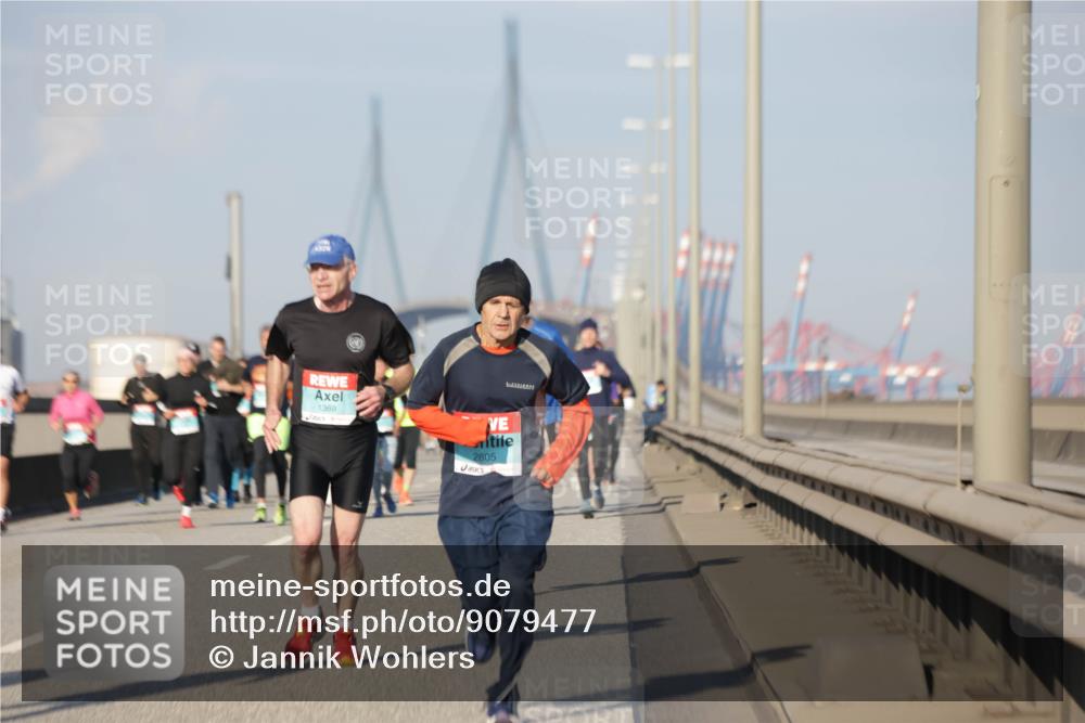 03.10.2025 - Köhlbrandbrückenlauf Jannik Wohlers http://msf.ph/oto/9079477 03.10.2025 09:53:32 Position 3 1369, 2805 meine-sportfotos.de