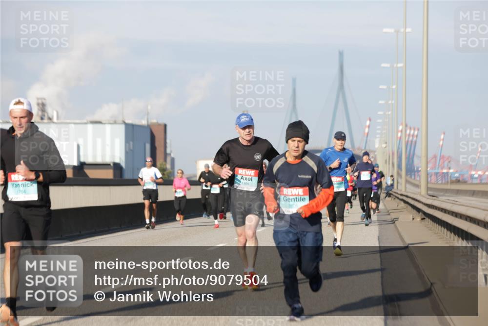 03.10.2025 - Köhlbrandbrückenlauf Jannik Wohlers http://msf.ph/oto/9079504 03.10.2025 09:53:33 Position 3 1784, 1369, 2805 meine-sportfotos.de